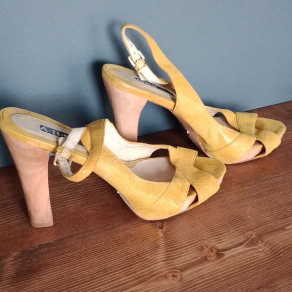 ABS heels - Picture 2 of 8